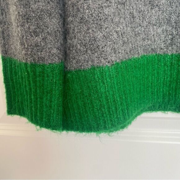 VINCE CAMUTO | Striped colour block turtleneck - Picture 4 of 8